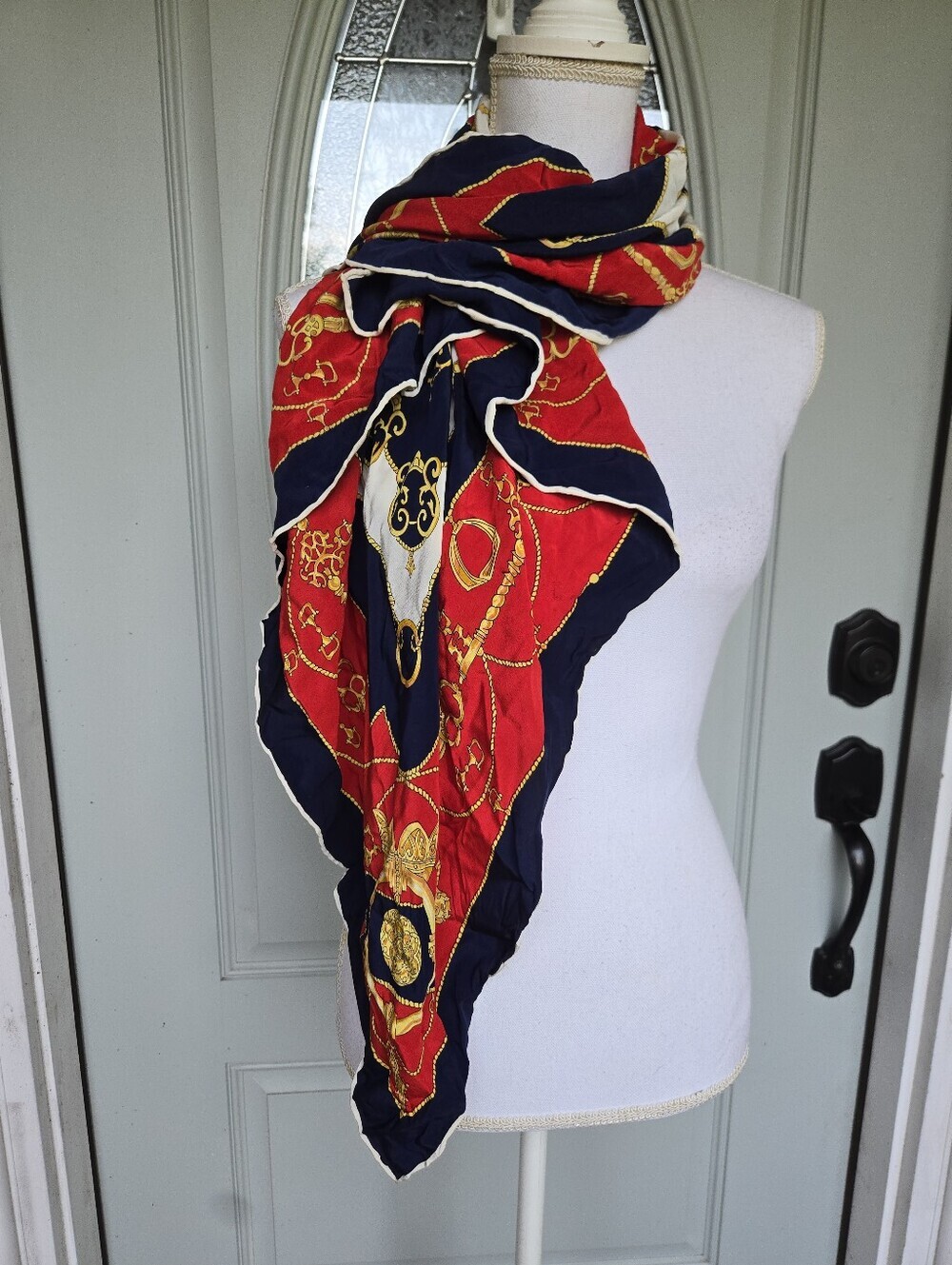 Piramit Saf Ipek Silk Scarf